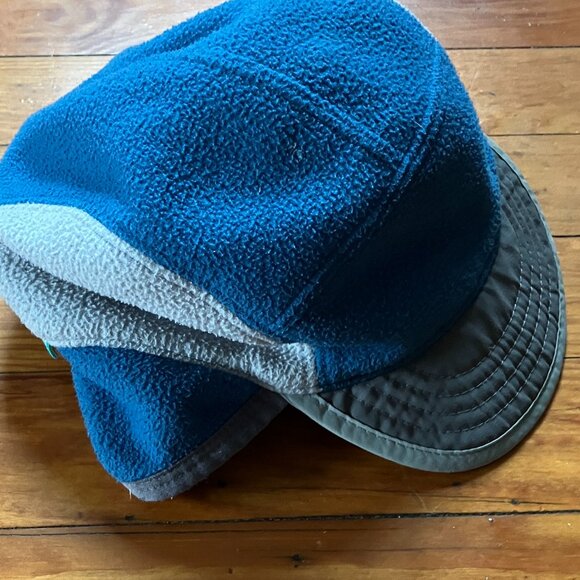 6 - 12 year Child's Fleece Duckbill Cap Hat Quilted Brim Reversible Blue/ Aqua - Picture 3 of 7